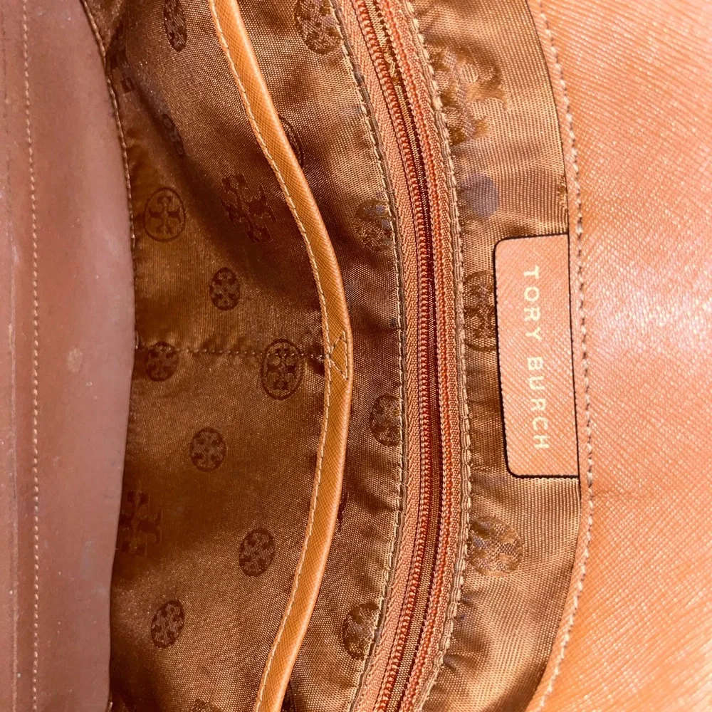 ✨Tory Burch York Tote✨ - Picture 10 of 16